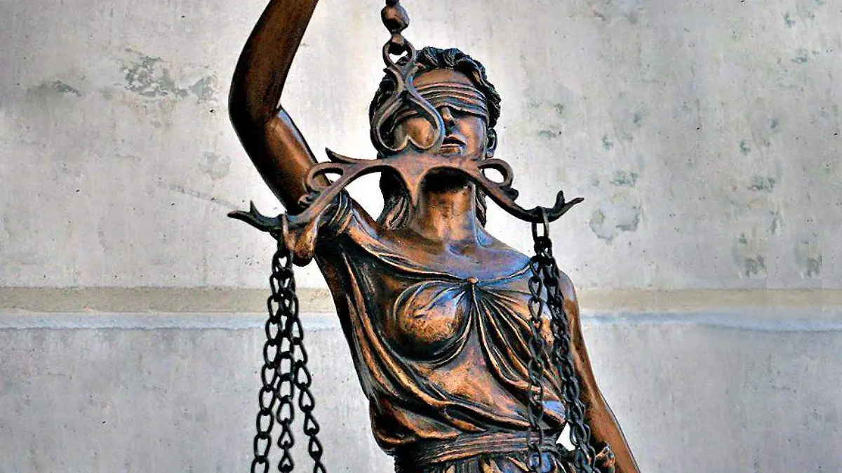 estatua justicia